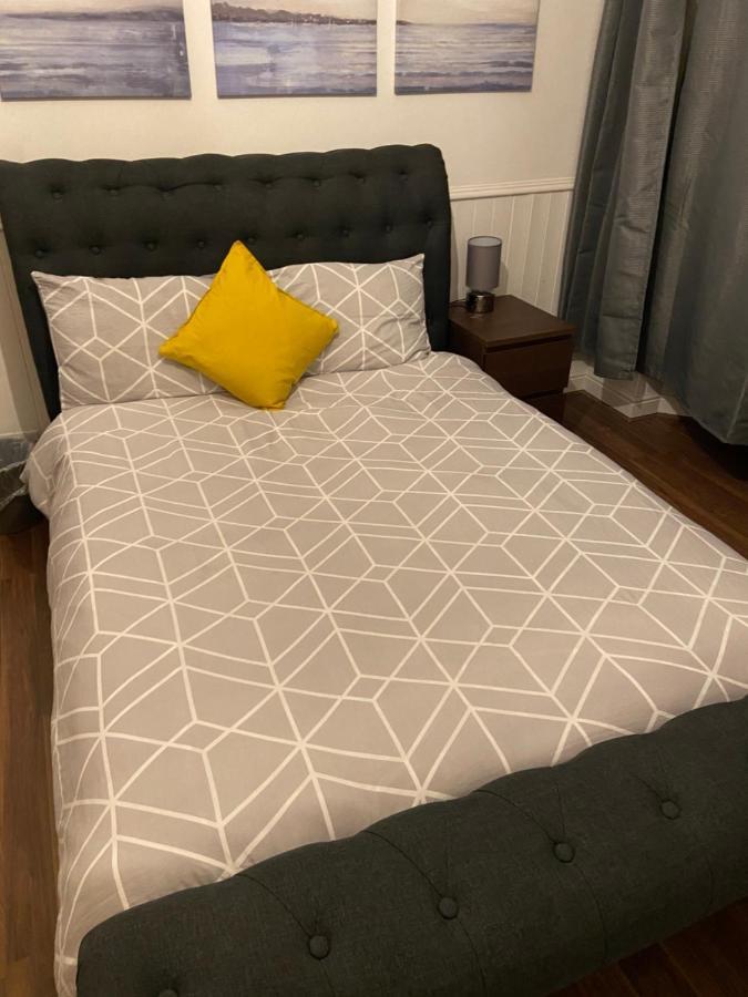 Lovely, Recently Refurbished Four Bedroom House.. ロンドン エクステリア 写真