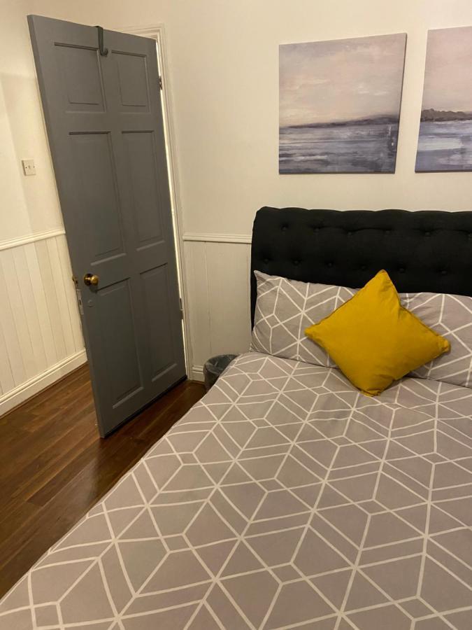 Lovely, Recently Refurbished Four Bedroom House.. ロンドン エクステリア 写真